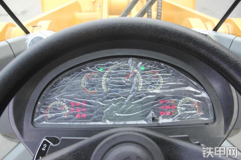 徐工ZL50GN装载机局部