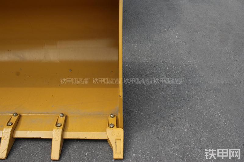 徐工LW300KN装载机局部