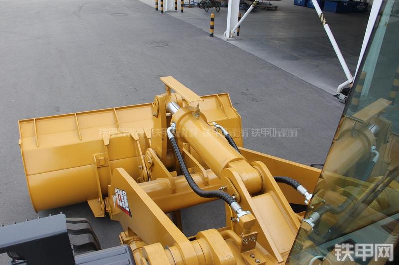 徐工LW500KN装载机局部