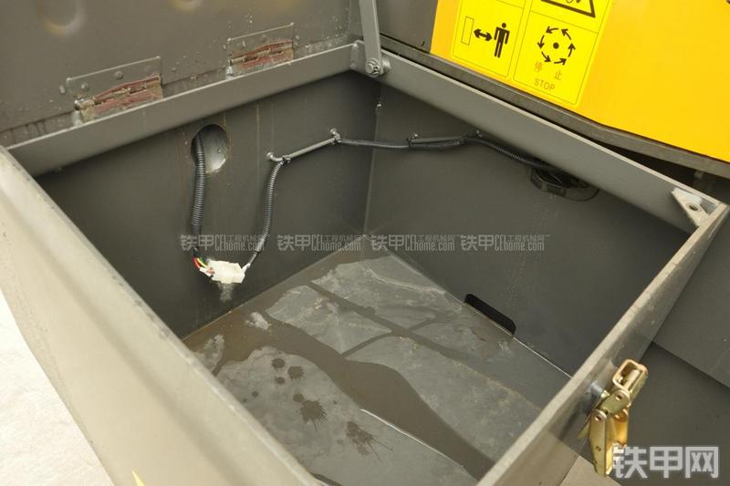 山东临工LG956N装载机局部