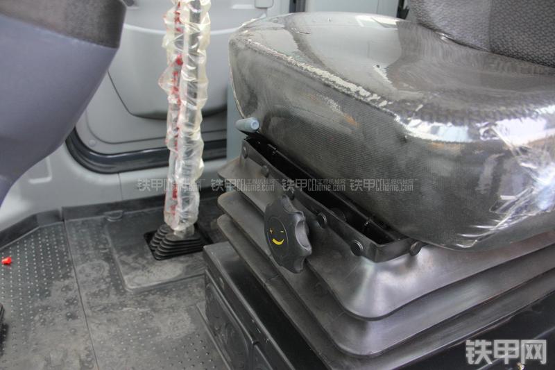 徐工LW500KN装载机局部