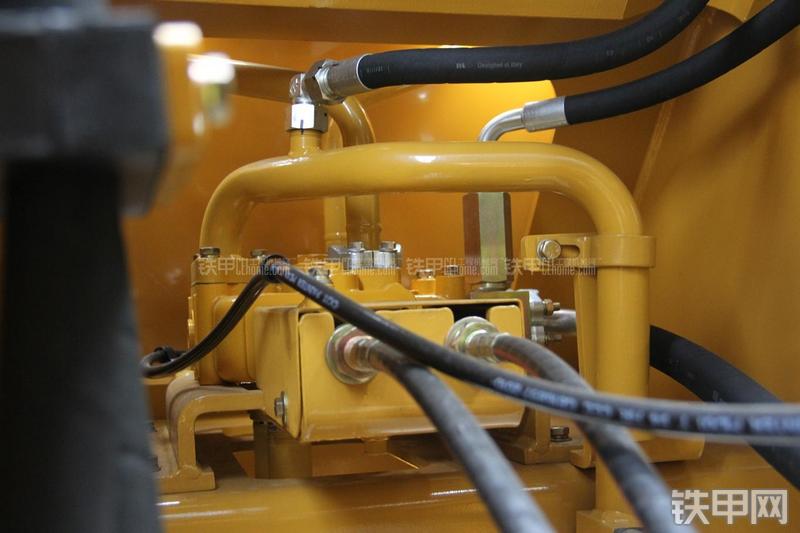 徐工LW500KN装载机局部