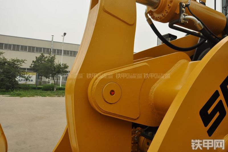 山东临工LG956N装载机局部