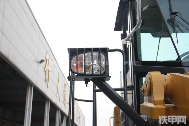 徐工LW500KN装载机局部