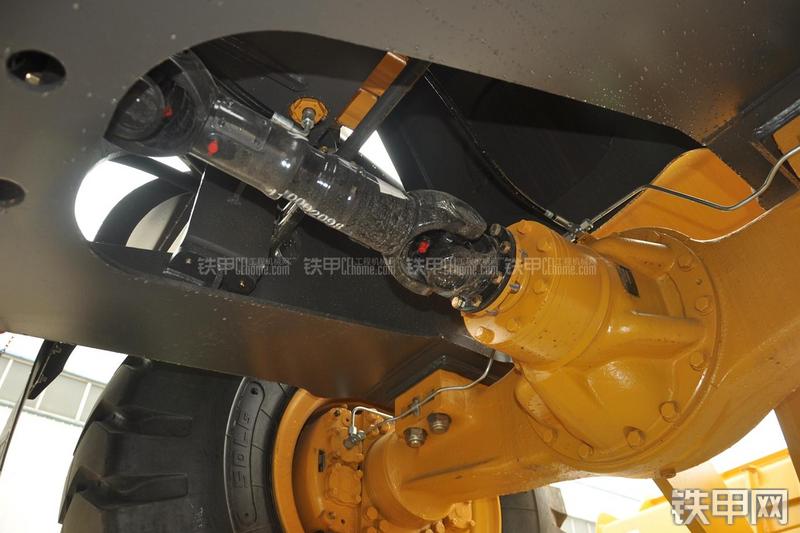 山东临工LG956N装载机局部