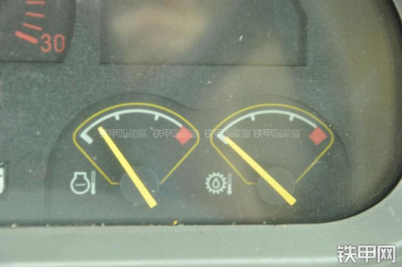 山东临工LG956N装载机局部