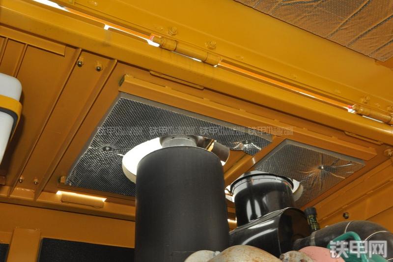 山东临工LG956N装载机局部