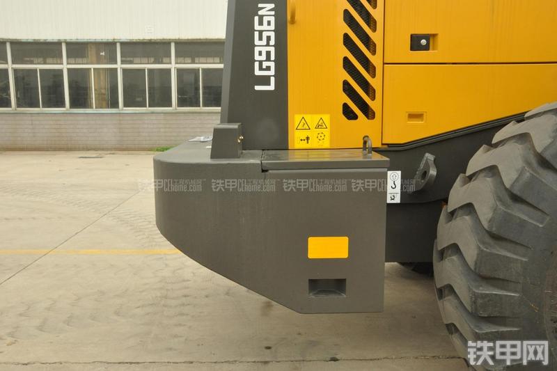 山东临工LG956N装载机局部