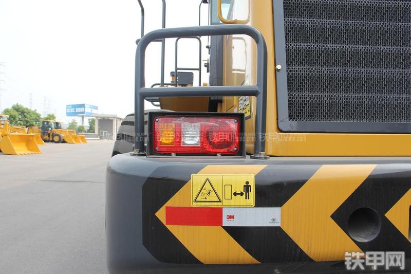 徐工ZL50GN装载机局部