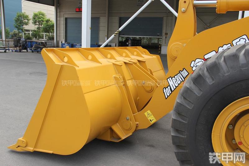 徐工ZL50GN装载机局部
