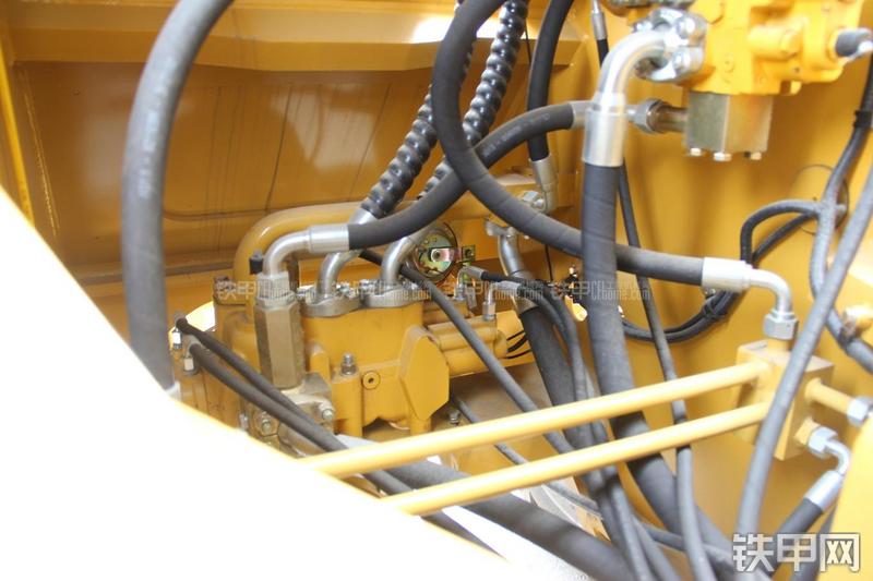 徐工ZL50GN装载机局部