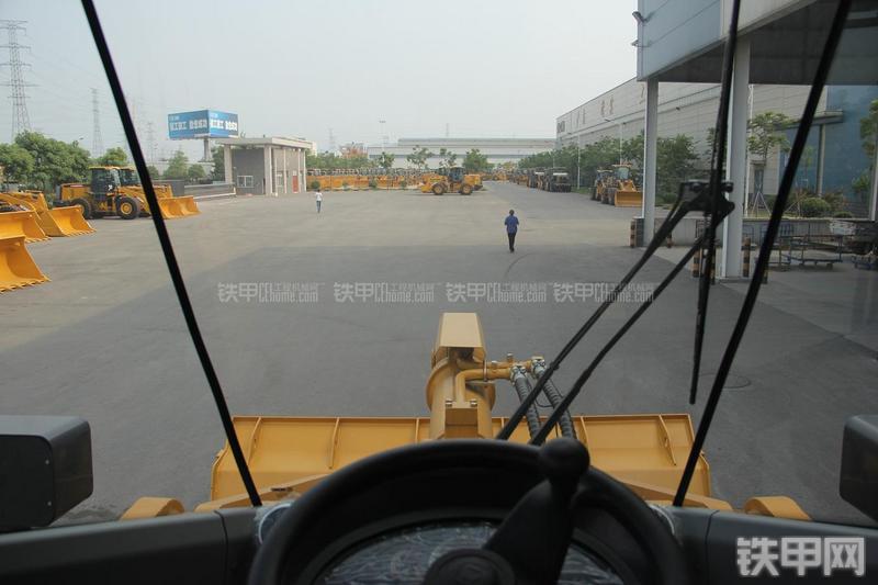 徐工ZL50GN装载机局部