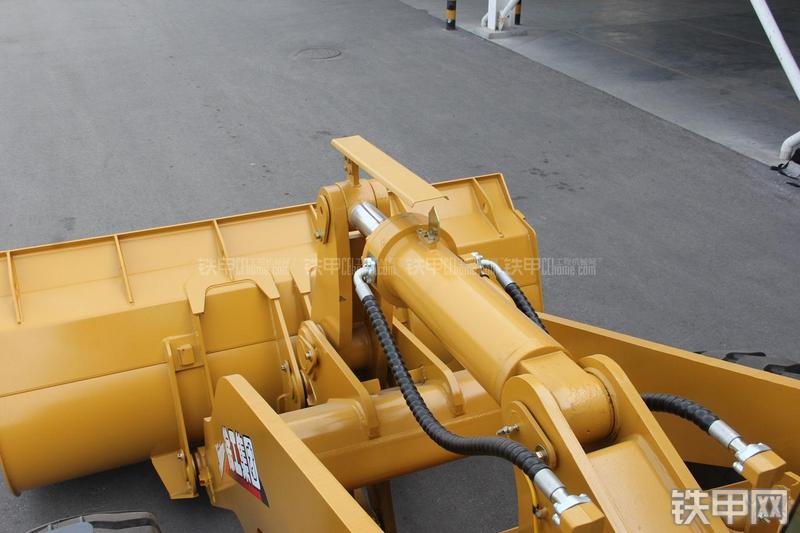 徐工LW500KN装载机局部