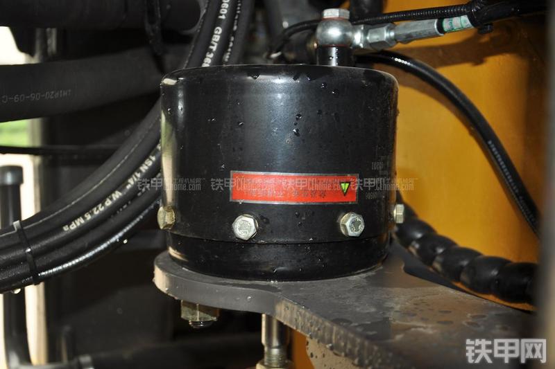 山东临工LG956N装载机局部