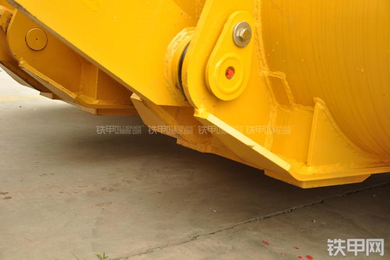 山东临工LG956N装载机局部