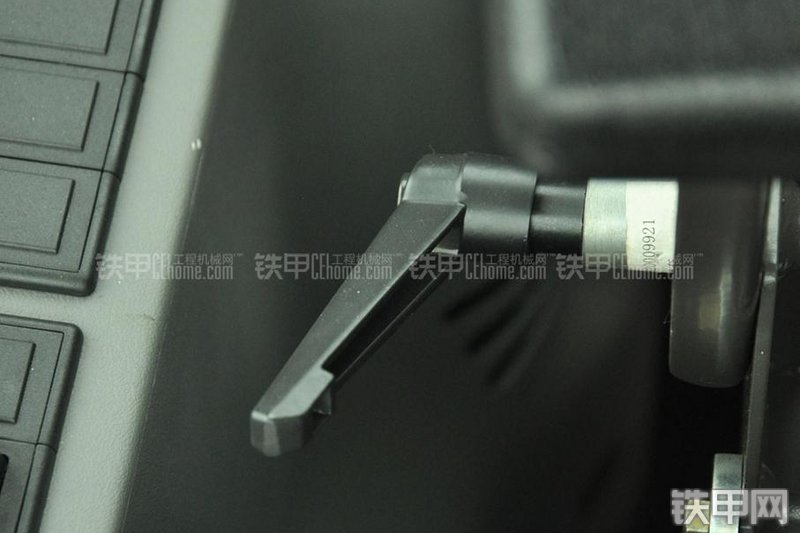 山东临工LG956N装载机局部