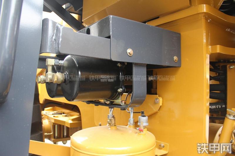 徐工LW500KN装载机局部