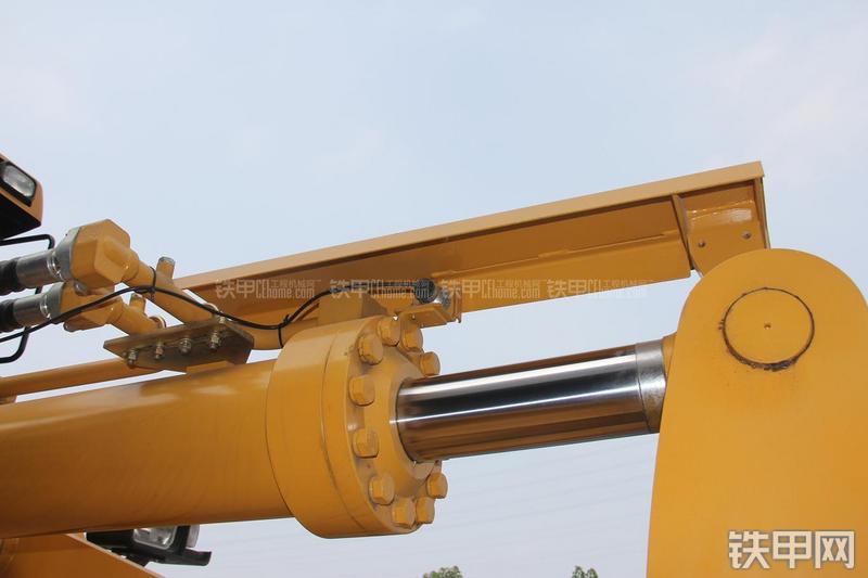 徐工ZL50GN装载机局部