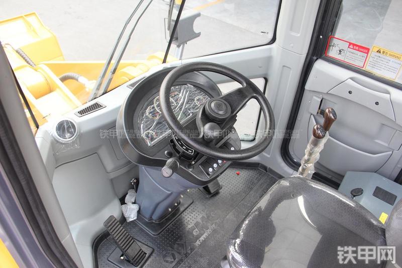 徐工LW500KN装载机局部