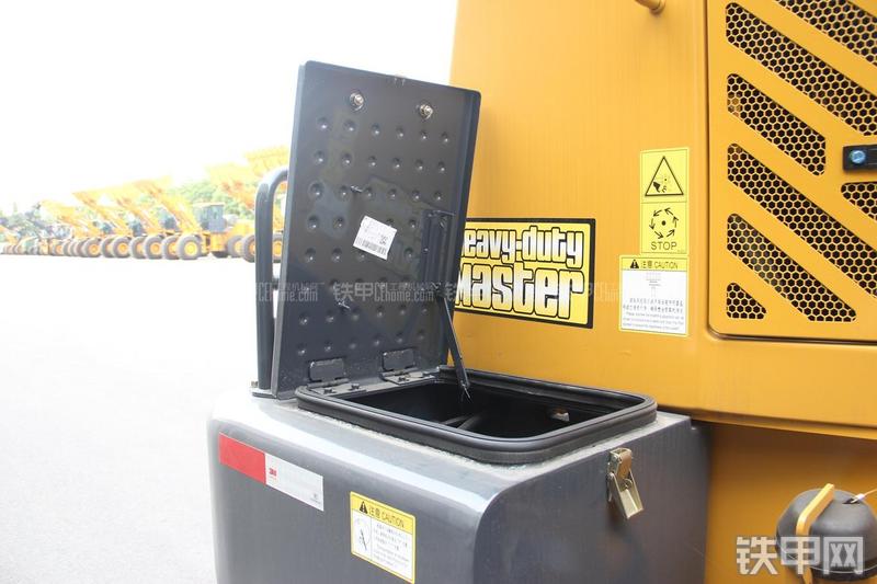 徐工ZL50GN装载机局部