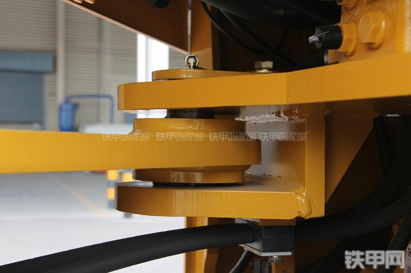 徐工LW300KN装载机局部