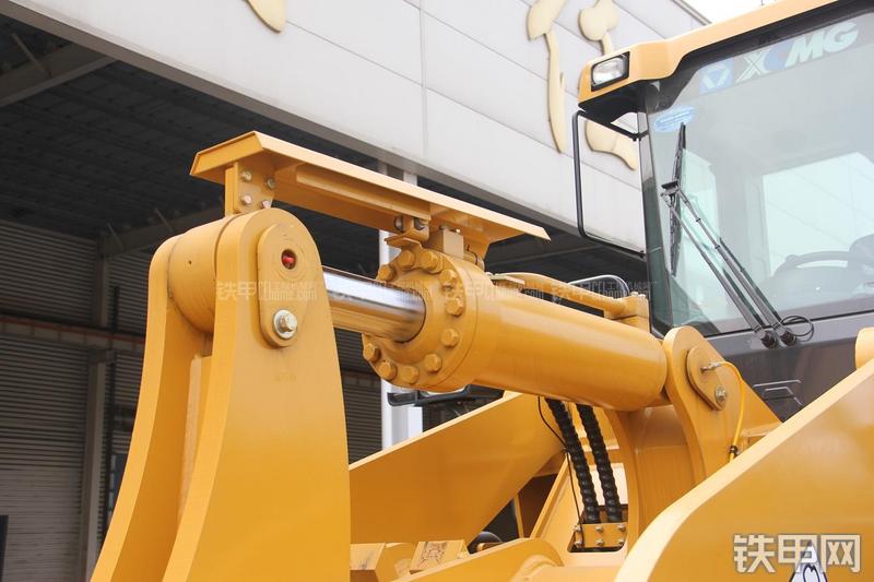 徐工ZL50GN装载机局部