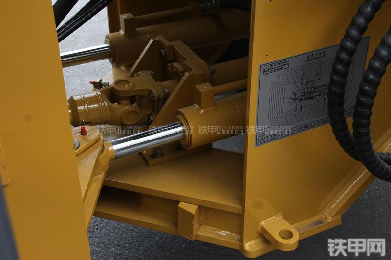 徐工LW300KN装载机局部