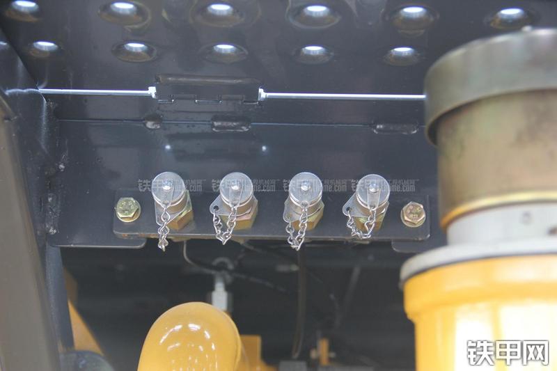 徐工LW500KN装载机局部