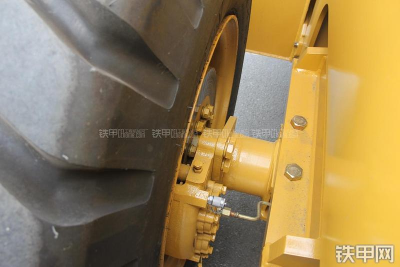 徐工LW300KN装载机局部