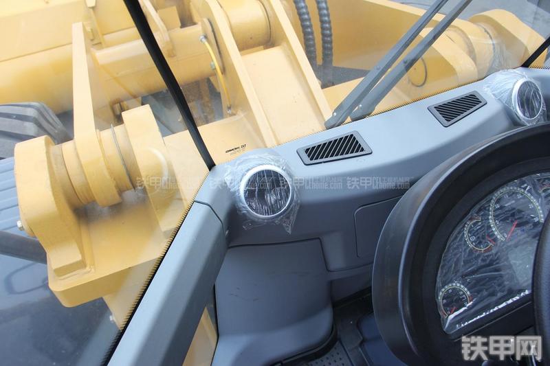 徐工ZL50GN装载机局部