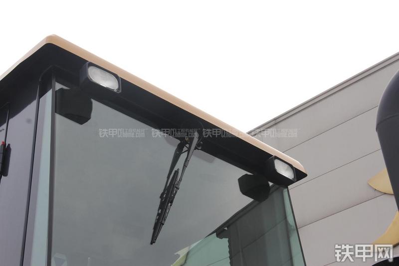 徐工LW300KN装载机局部