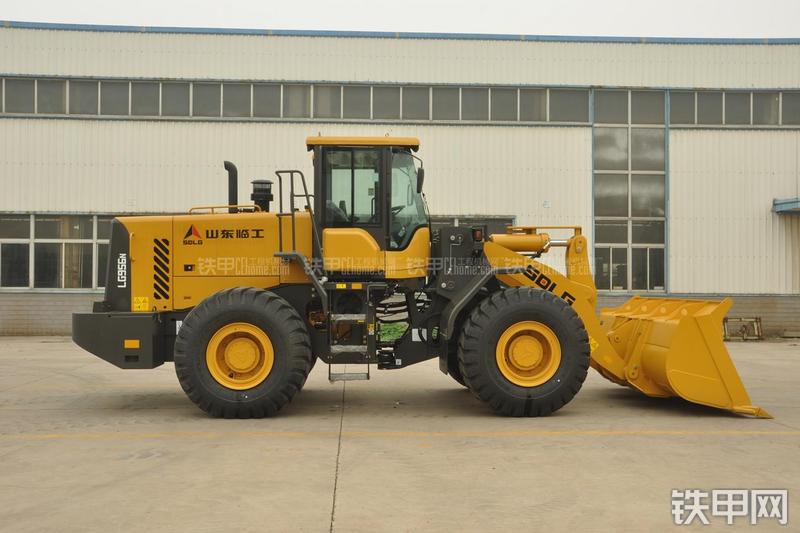 山东临工LG956N装载机整机外观