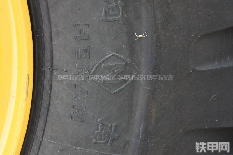 徐工LW300KN装载机局部