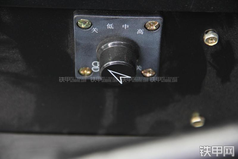 徐工LW300KN装载机局部