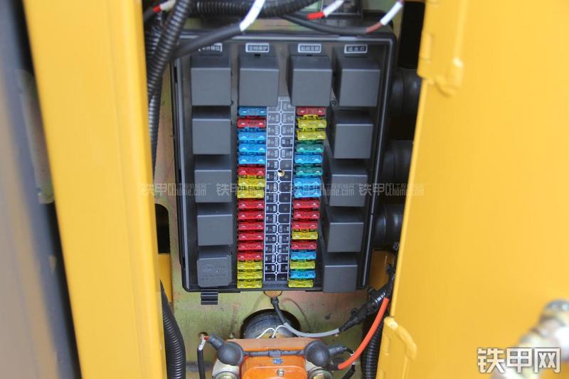 徐工LW500KN装载机局部