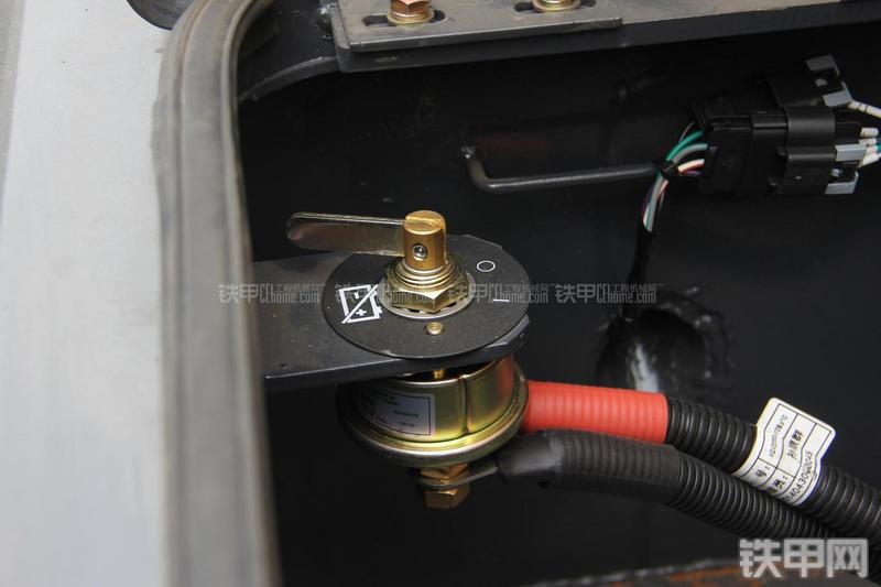 徐工LW300KN装载机局部