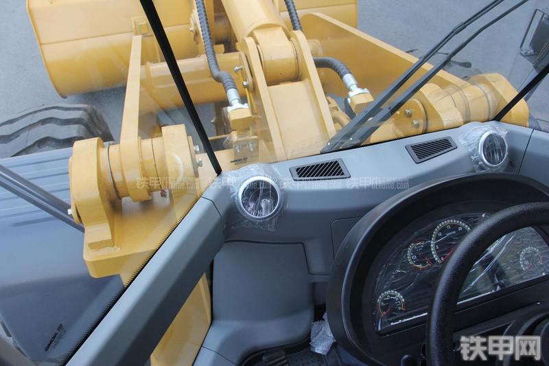 徐工LW500KN装载机局部