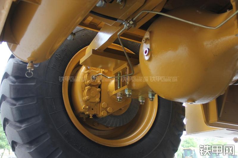 徐工LW300KN装载机局部