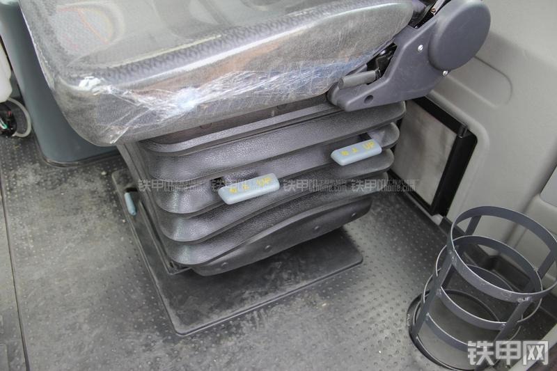 徐工ZL50GN装载机局部