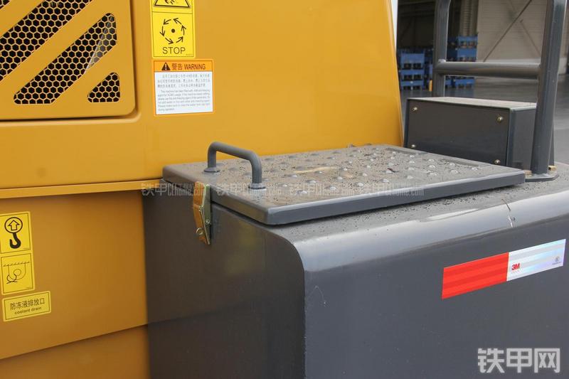 徐工LW500KN装载机局部