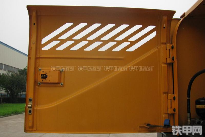 现代R225LC-9T挖掘机局部