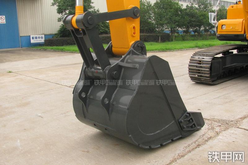 现代R215-7C挖掘机局部