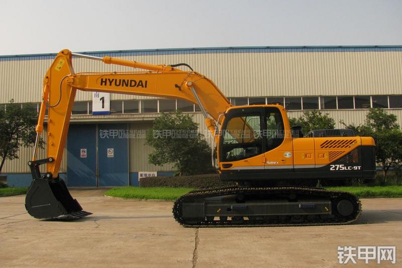 现代R275LC-9T挖掘机整机外观