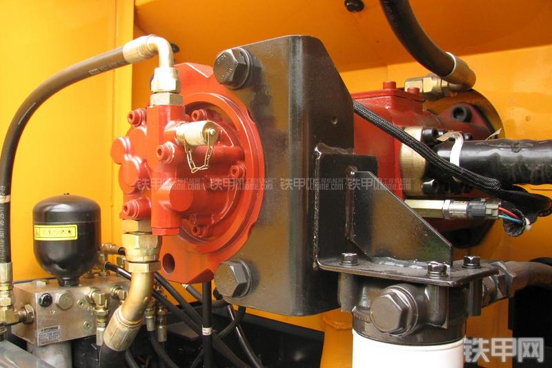 现代R225LC-9T挖掘机局部