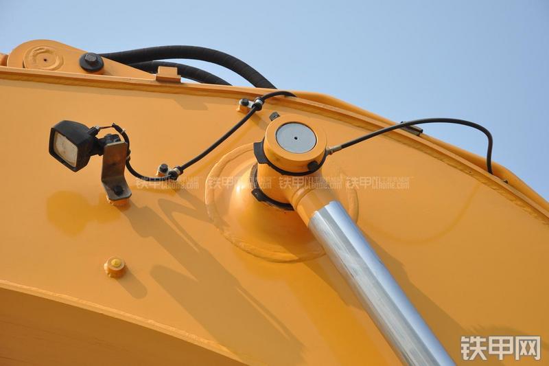 现代R305LC-9T挖掘机局部