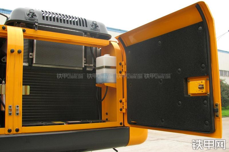 现代R215-7C挖掘机局部