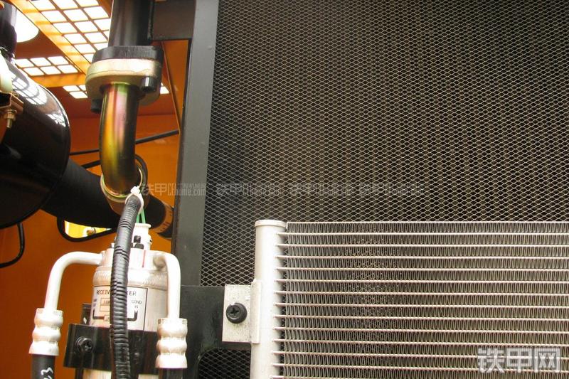 现代R215-7挖掘机局部