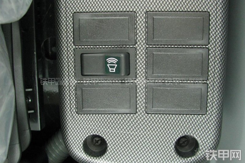 现代R215-7C挖掘机局部