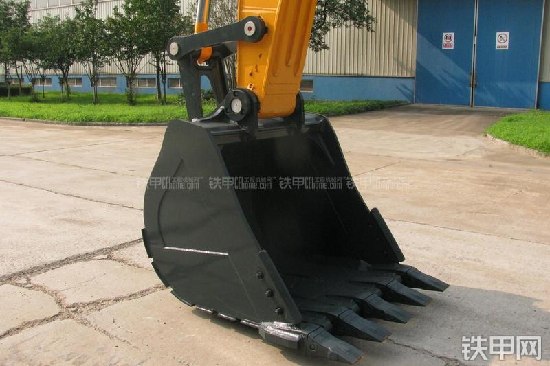 现代R275LC-9T挖掘机局部