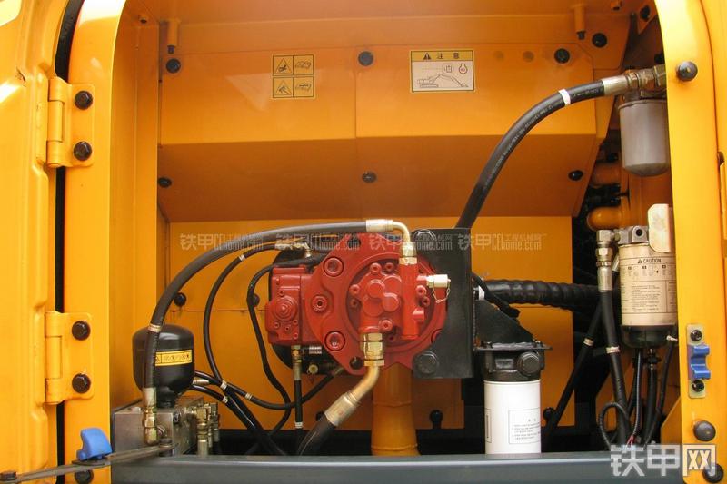 现代R225LC-9T挖掘机局部